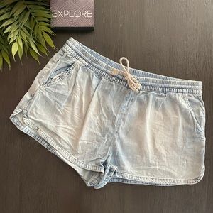 Aerie by American Eagle chambray shorts. Size Large. Fit big, medium rise.